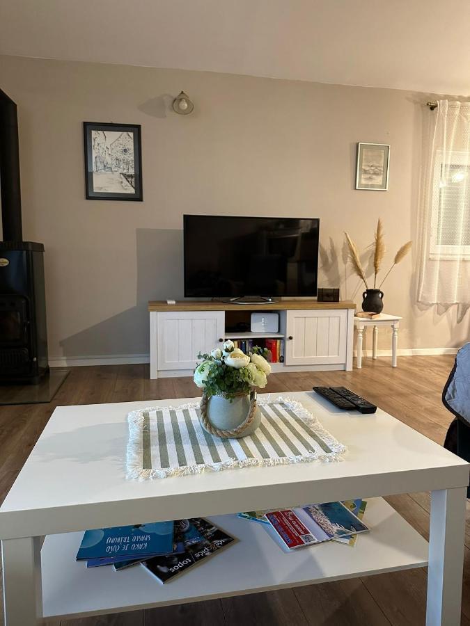Apartman Lusy Tribalj Esterno foto