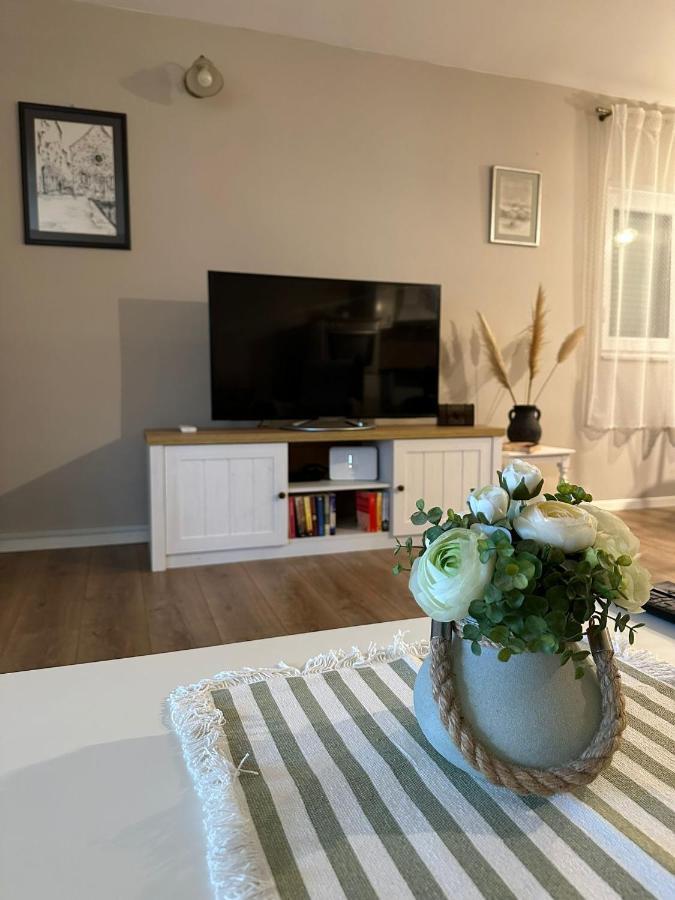 Apartman Lusy Tribalj Esterno foto